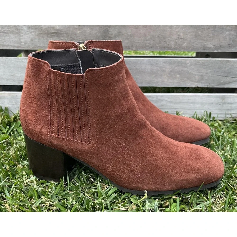 Aquatalia Italy Brown Suede Chelsea Ankle Boots Block Heel‎ Women's 8.5 M